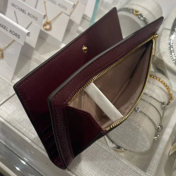 Michael Kors Reed Lg Bifold Pebbled Leather Snap Wallet Card Case 
Oxblood 
NWT - Picture 8 of 16
